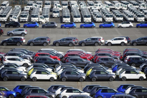 ΕΕ: Αυξήθηκαν για δεύτερο συνεχόμενο μήνα οι πωλήσεις επιβατικών αυτοκινήτων