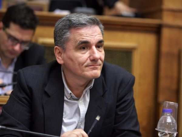 Τσακαλώτος: Η προληπτική γραμμή βάζει φρένο σε επενδύσεις και ομόλογα