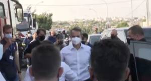 Φωτιά στη Βαρυμπόμπη: Στο κινητό συντονιστικό κέντρο ο Μητσοτάκης