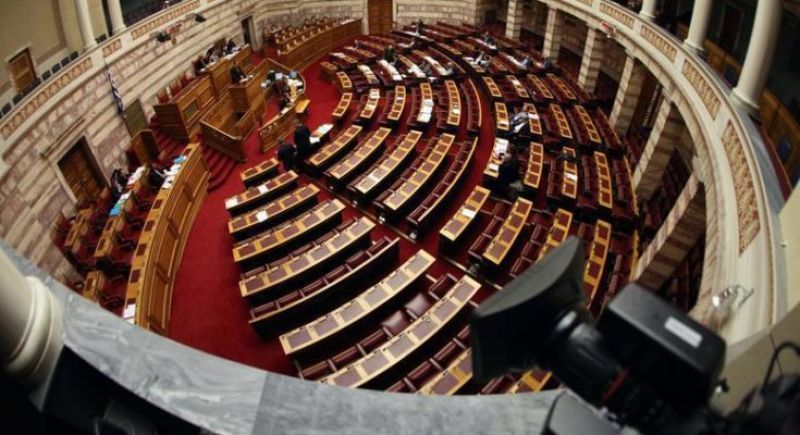 Την Τρίτη στη Βουλή το πολυνομοσχέδιο με τα προαπαιτούμενα