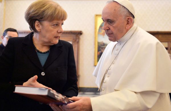 Μέρκελ για Πάπα: Δεν θυμάμαι να εξοργίστηκα μαζί του