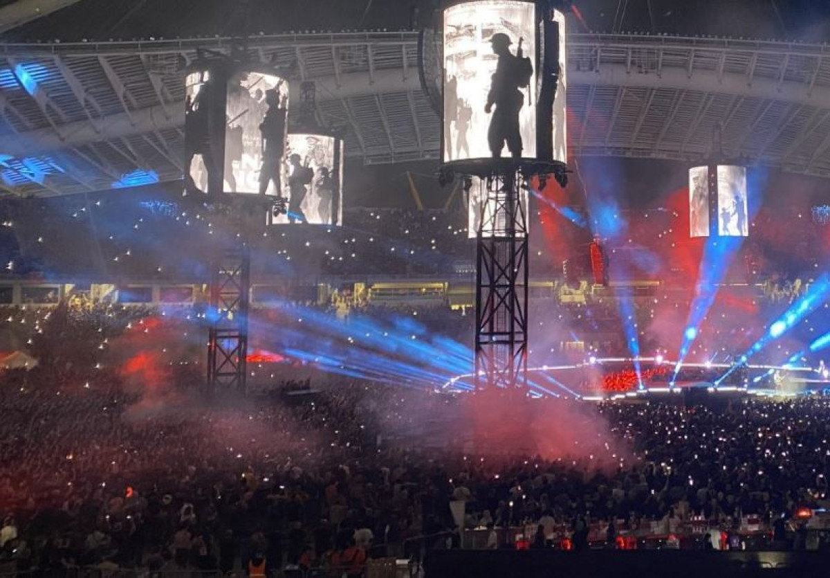 Metallica στο ΟΑΚΑ: Ζορμπάς, Τρύπες, ουίσκι και heavy metal δίσκοι