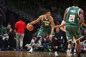 "Vote Greek, Vote Giannis": Το NBA μιλά ελληνικά