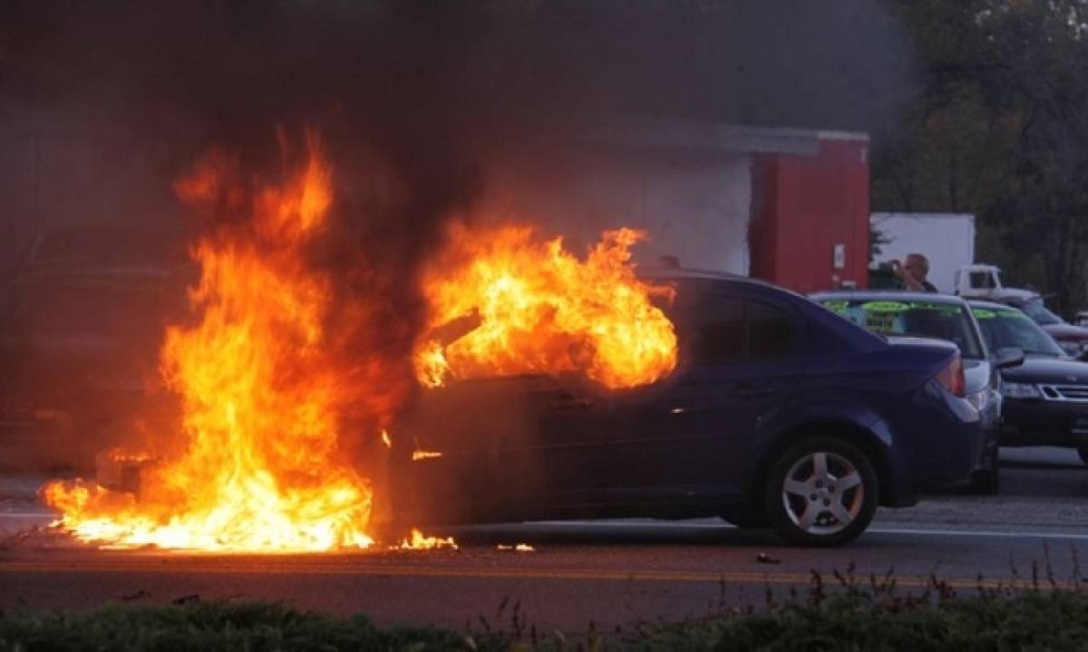 Θεσσαλονίκη: Εμπρησμός σε διπλωματικό όχημα