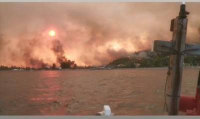 Φωτιά στην Εύβοια: Διάσωση από θαλάσσης για 85 εγκλωβισμένους (video)