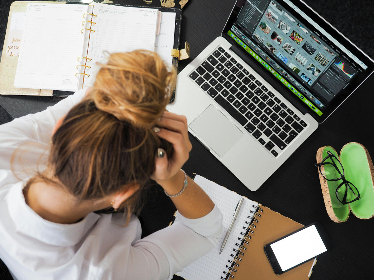 Το 63% των εργαζομένων δηλώνει ότι βιώνει «burnout»