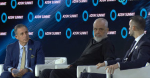 Ράμα: Επιτέθηκε σε Έλληνοαμερικανό δημοσιογράφο του CNN - Οι Έλληνες υποτιμάτε τους ανθρώπους