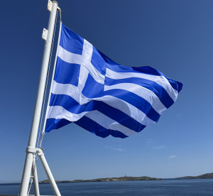 Ταξιδεύοντας με τον υπουργό όλα είναι αλλιώς...