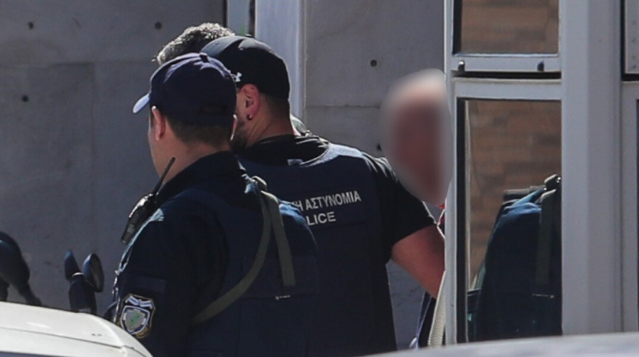 Προφυλακιστέος ο 89χρονος για τους πυροβολισμούς σε ΕΦΚΑ και Πρωτοδικείο