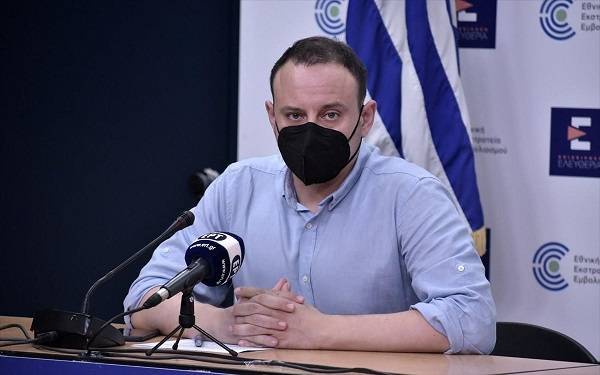 Μαγιορκίνης: Δε θα δούμε εμβολιασμένο να μεταδίδει σε 100 άτομα