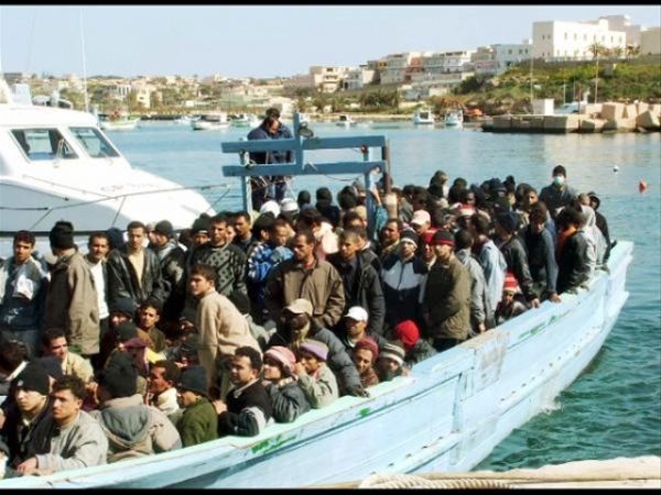 Νέο ναυάγιο με 800 λαθρομετανάστες στη Λαμπεντούζα