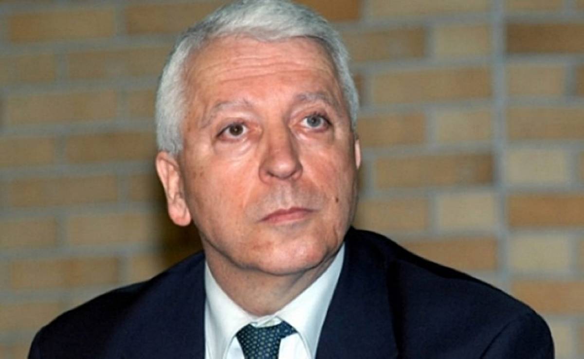 Μουτζούρης για κλειστές δομές: Ο Θεός να βάλει το χέρι του