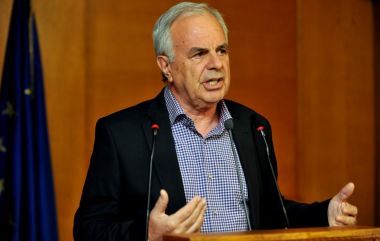 Αποστόλου: Καταργείται εντός του έτους ο ειδικός φόρος στο κρασί