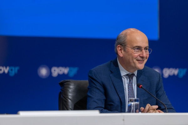 Χατζηδάκης: Η ψηφιακή ενημέρωση των πολιτών για τις αιτήσεις τους είναι μια μικρή επανάσταση στο Δημόσιο