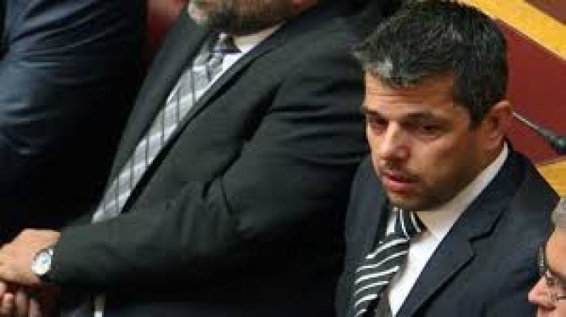Αποφυλακίστηκε ο Στ. Μπούκουρας- "Ελεύθερος" στην ψηφοφορία για ΠτΔ