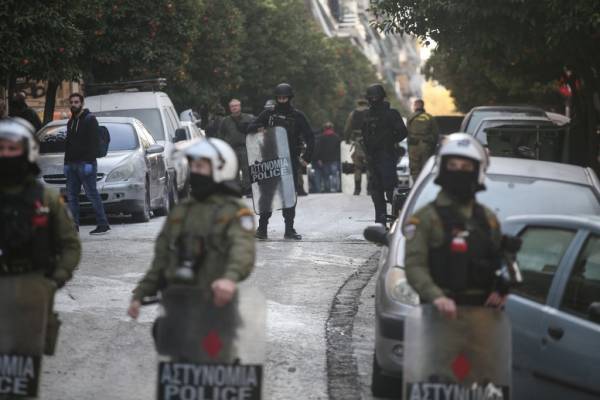 Κουκάκι: Δεκατέσσερις προσαγωγές-Τι απαντά η ΕΛΑΣ στα περί αστυνομικής βίας
