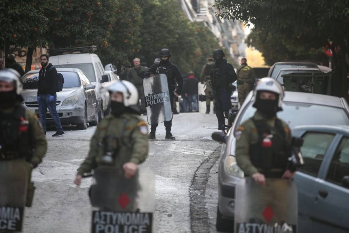 Κουκάκι: Δεκατέσσερις προσαγωγές-Τι απαντά η ΕΛΑΣ στα περί αστυνομικής βίας