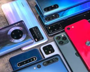 Oι μισοί κάτοικοι του πλανήτη έχουν πλέον smartphone