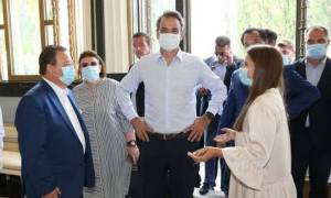 Έκκληση Μητσοτάκη σε παραγωγικούς φορείς: Στηρίξτε τους εργαζομένους σας