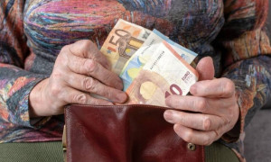 ΣΥΡΙΖΑ και Νέα Αριστερά με κοινή τροπολογία για επαναφορά της 13ης σύνταξης