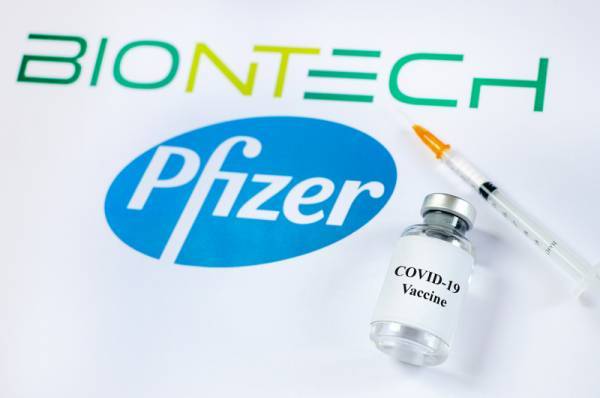 Νέο συμβόλαιο Κομισιόν- Pfizer για επιπλέον 1,8 δισ. εμβόλια