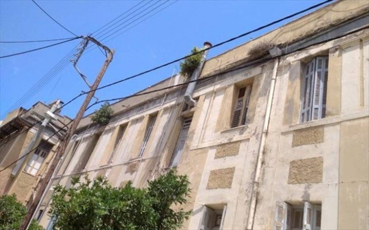 Ηράκλειο: Έφοδος αντιεξουσιαστών στο κτήριο της πρώην Αστυνομικής Διεύθυνσης