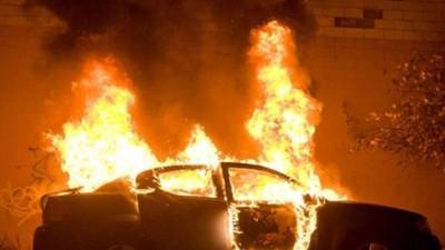 Εμπρηστικές επιθέσεις σε τουρκικά διπλωματικά οχήματα στη Θεσσαλονίκη