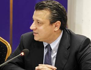 Δερμιτζάκης (καθηγητής Γενετικής): Δεν θα έρθει 2ο κύμα τον Αύγουστο