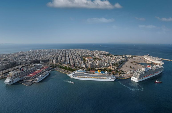 Ακυβέρνητο κρουαζιερόπλοιο λόγω δυσλειτουργίας κατά την είσοδο στο λιμάνι του Πειραιά