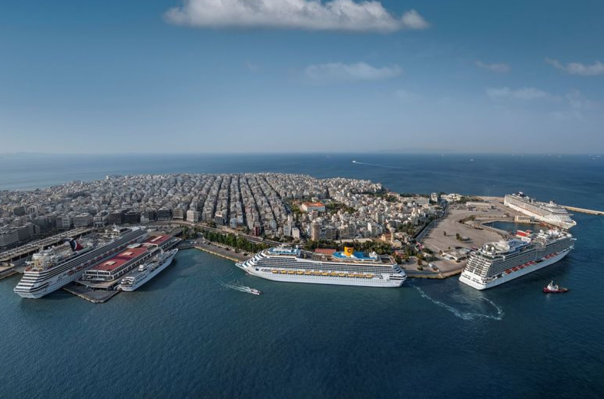 Ακυβέρνητο κρουαζιερόπλοιο λόγω δυσλειτουργίας κατά την είσοδο στο λιμάνι του Πειραιά
