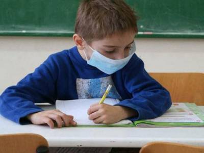 Νέα μέτρα- Σχολεία: Μάσκα οι μαθητές και στα διαλείμματα