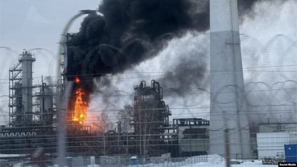 Ρωσία: Έχει πληγεί το 15% της δυναμικότητας των διυλιστηρίων