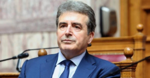 Πολιτική κόντρα για τη νέα γυναικοκτονία- «Καλύπτει» Χρυσοχοϊδη το Μαξίμου