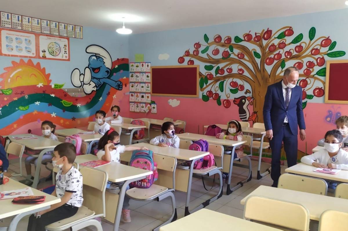 Τουρκία: Εμβολιάζονται οι εκπαιδευτικοί πριν το άνοιγμα των σχολείων