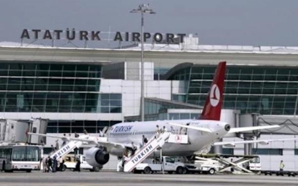 Αεροδρόμιο Ατατούρκ: Συναγερμός για βόμβα-Σε εξέλιξη οι έρευνες