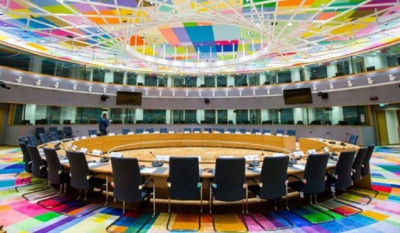 Στο μενού του Eurogroup οι καθυστερήσεις στο ΤΑΑ