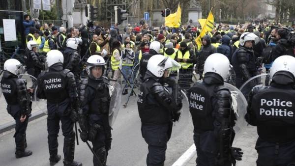 Γαλλία:Οκτώ μήνες φυλάκιση σε άνδρα που φώναζε «Αυτοκτονήστε» σε αστυνομικούς