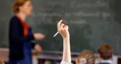 «Λαιμητόμος» για τους εκπαιδευτικούς το πολυνομοσχέδιο