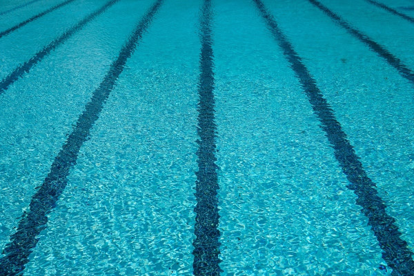Συνελήφθη 57χρονος που φωτογράφιζε ανήλικα κορίτσια σε κολυμβητήριο