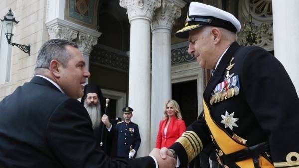 Αλλαγή φρουράς στο υπουργείο Εθνικής Άμυνας