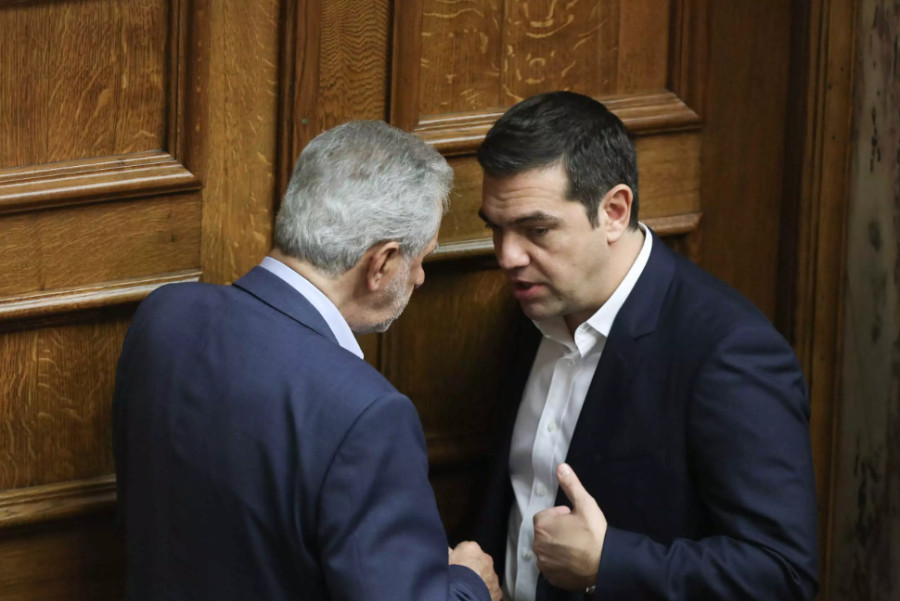 Την έδρα στον Πειραιά κρατά ο Τσίπρας- Εκτός ο Δρίτσας