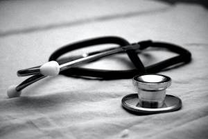 Συνελήφθησαν ένας γιατρός και ένας ιδιώτης για εικονικές συνταγογραφήσεις