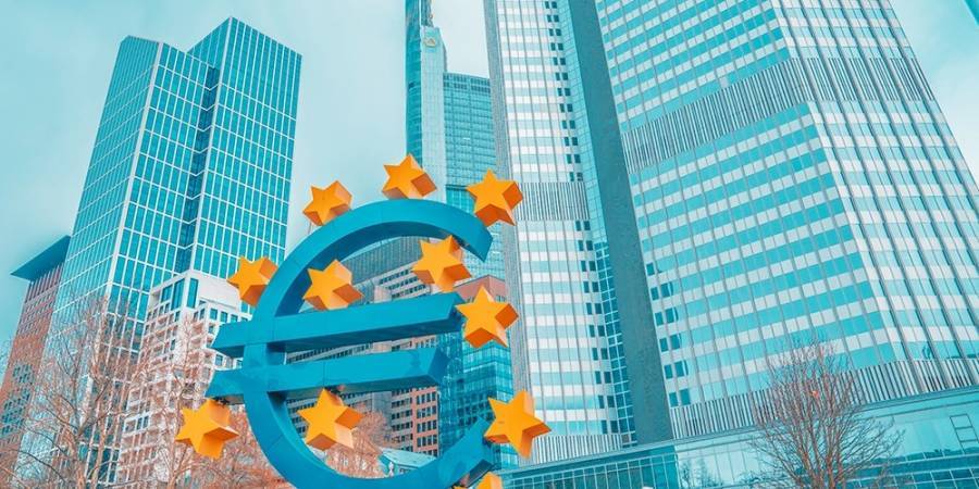 ΕΚΤ: Αύξηση QE κατά 500 δισ. ευρώ- Αμετάβλητα τα επιτόκια