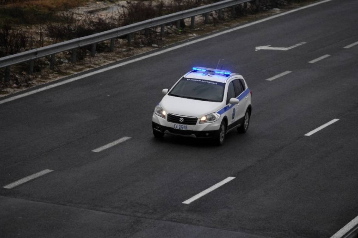 Καταδίωξη και συλλήψεις στην Εγνατία Οδό για παράνομη μεταφορά αλλοδαπών