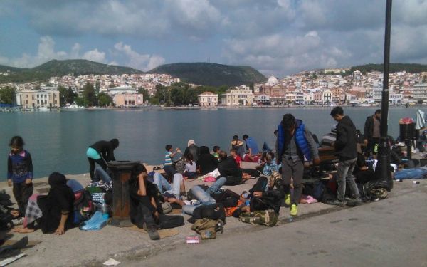 Ασφυκτιούν τα νησιά: Τουλάχιστον 4.000 πρόσφυγες σε Λέσβο, Σάμο και Χίο