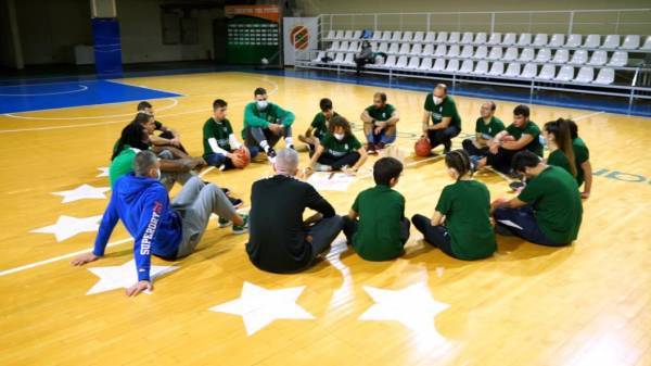 Μία ομάδα ΚΑΕ Παναθηναϊκός ΟΠΑΠ και Special Olympics Hellas