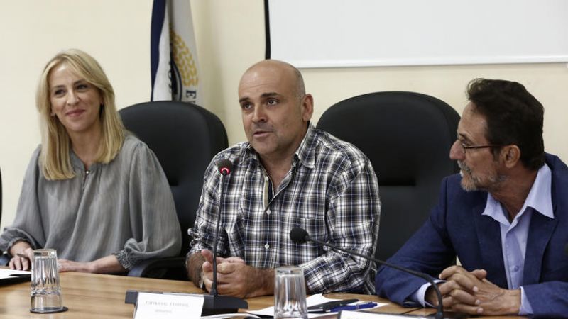 Απολυμένος συμβασιούχος μαχαίρωσε τον δήμαρχο Ελευσίνας