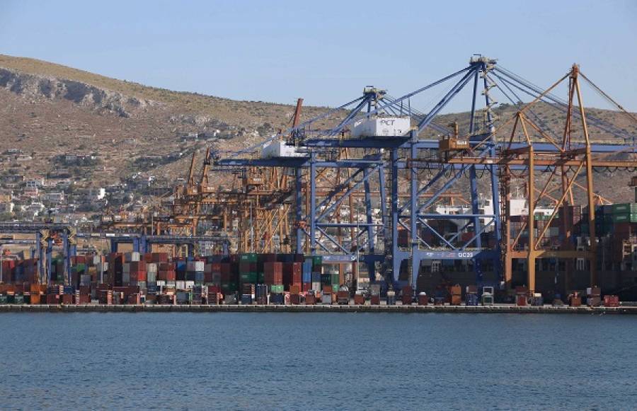 Αναστέλλονται προσωρινά οι απεργιακές κινητοποιήσεις των λιμενεργατών στον Πειραιά