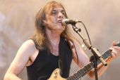 Πέθανε ο κιθαρίστας των AC/DC, Μάλκολμ Γιανγκ