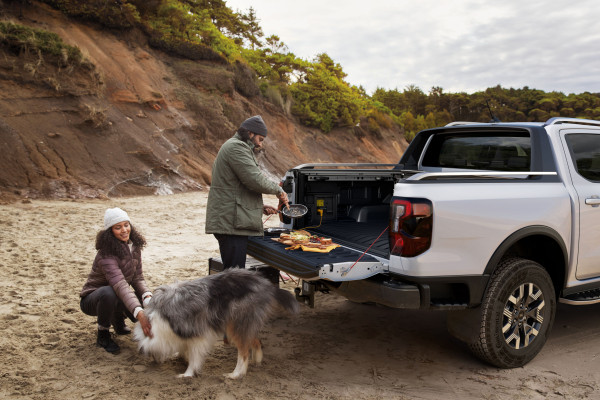Η πόρτα χώρου φόρτωσης του νέου Ford Ranger PHEV: Κάτι περισσότερο από μια απλή αναδιπλούμενη μεταλλική επιφάνεια